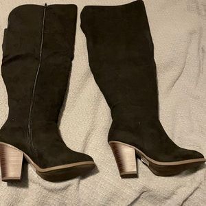 Black above the knee boots, side zipper, 7 wide